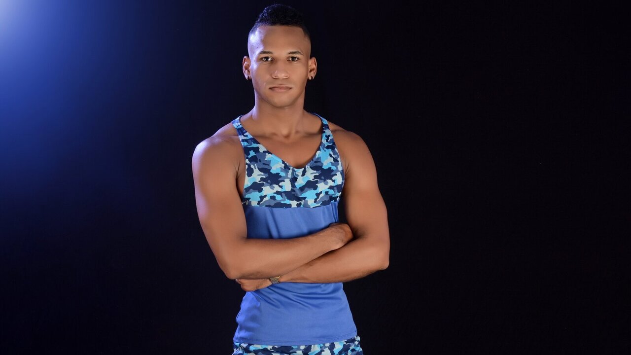 musclebrowlatin Porn Vip Show