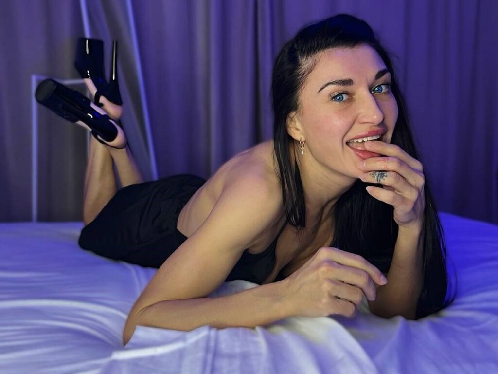 AriannaCruise Porn Vip Show